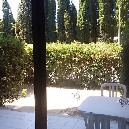 Studio de 27 m² + 70 m² de jardin à 100 m des plages Cavalaire-sur-Mer Esterno foto