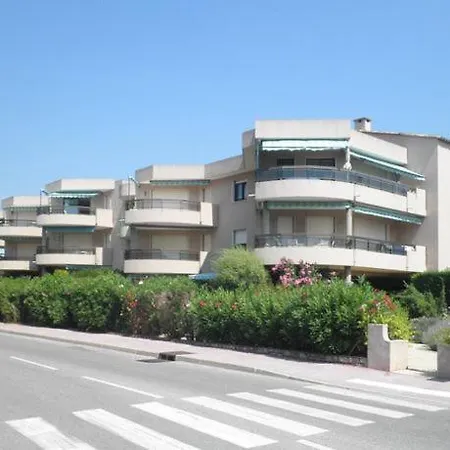Studio de 27 m² + 70 m² de jardin à 100 m des plages Cavalaire-sur-Mer Esterno foto