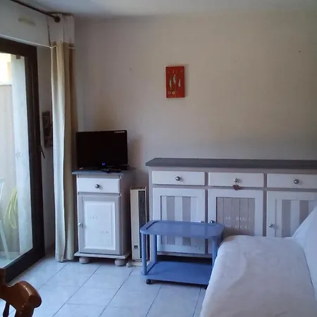 Studio de 27 m² + 70 m² de jardin à 100 m des plages Cavalaire-sur-Mer Esterno foto